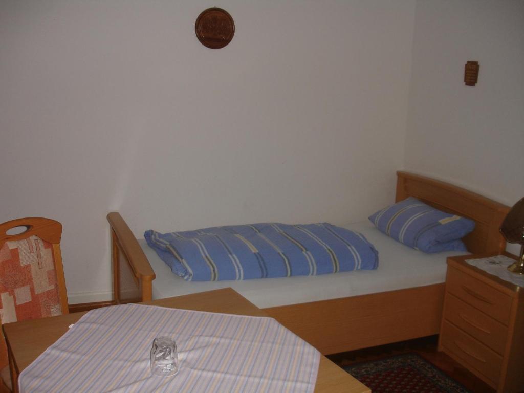 Chambre Simple avec Salle de Bains Commune